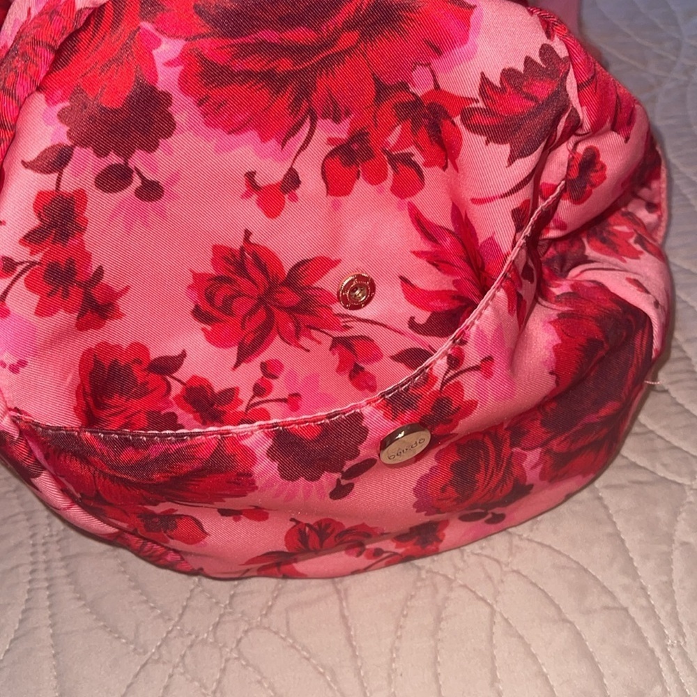 🌺BANDO 4 Piece FLORAL DUFFEL,MAKEUP BAG, ZIP BAG & NECK REST SET - Picture 10 of 12